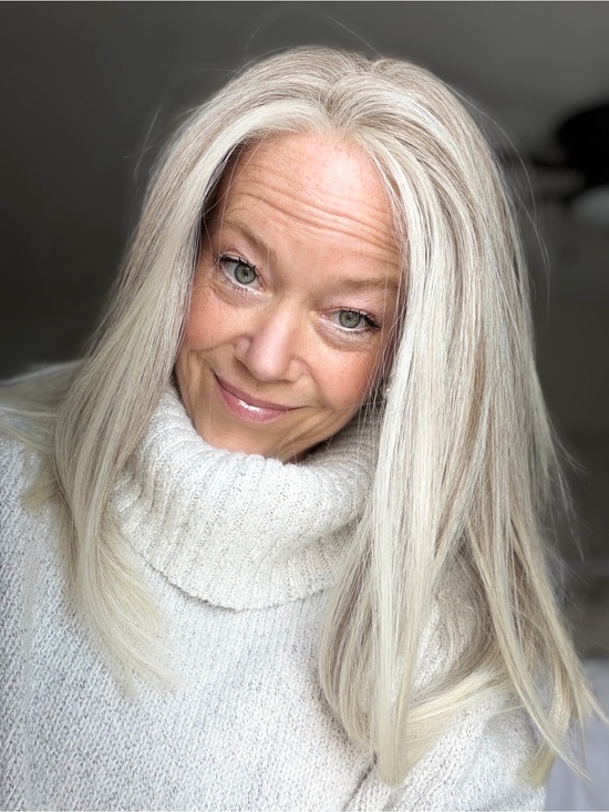 Other - Luxury Ash Blonde Women's synthetic wig- Natural looking straight cut long bob